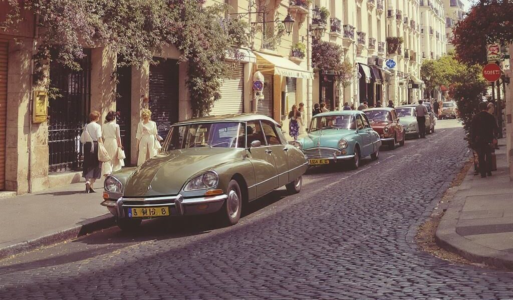 Découvrez les voitures anciennes françaises emblématiques des années 60 qui ont laissé une empreinte indélébile dans l'histoire automobile. Plongez dans l'univers fascinant de ces modèles légendaires et revivez l'âge d'or de l'automobile française.